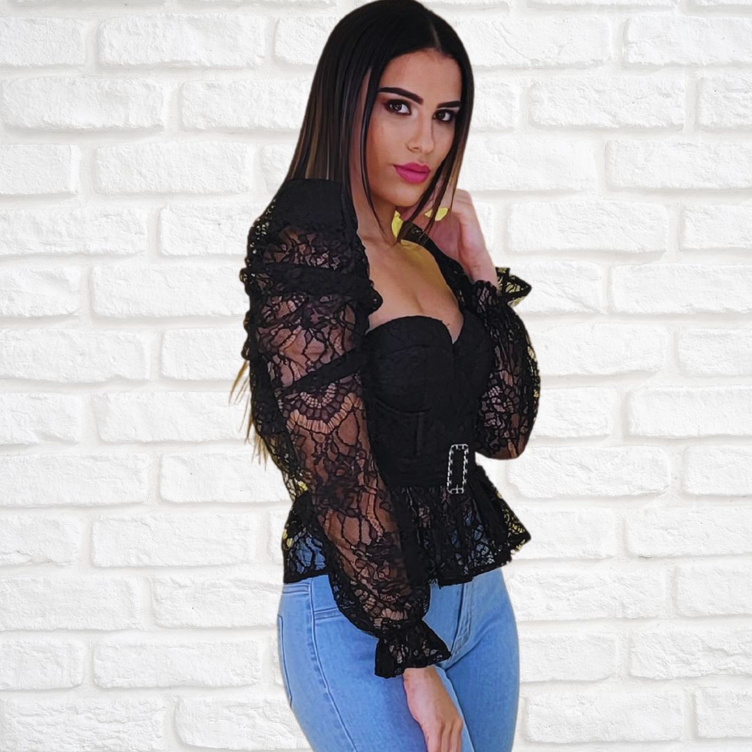 blusa encaje negro
blusa corset mujer
blusa mangas abullonadas
blusa elegante 2025
ropa femenina boutique
blusa con cinturón
outfit sofisticado mujer
tendencias moda 2025
GV Boutique
blusa fiesta mujer