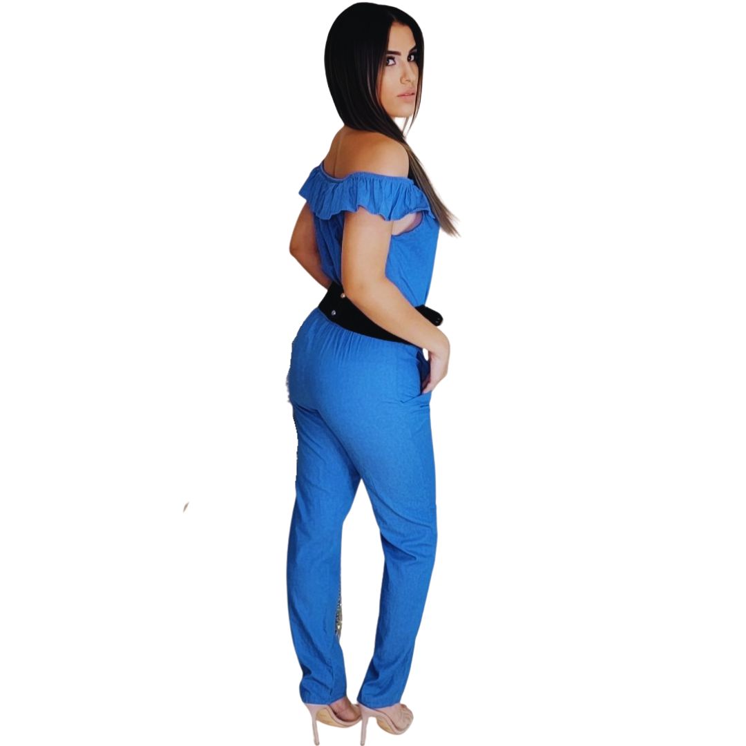 Top metálico
Top cuello alto
Top ajustado mujer
Moda elegante mujer
Top moderno fiesta
Top brillante plateado
Ropa chic premium
Outfits de noche mujer
GV Boutique tops
Ropa sofisticada mujer