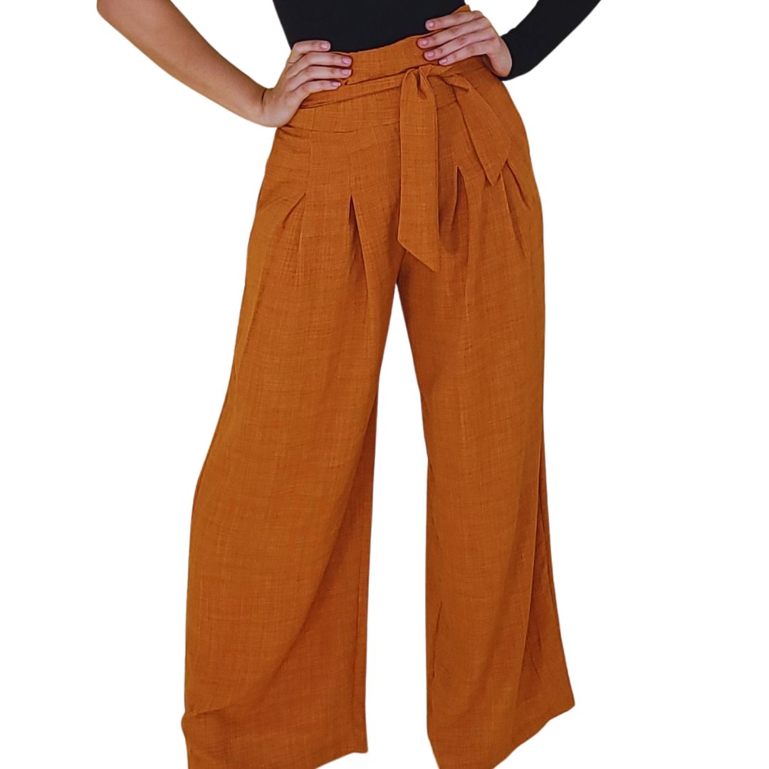 pantalón palazzo
pantalón terracota
pantalón pierna ancha
pantalón elegante
ropa GV Boutique
moda tropical chic
pantalón de tiro alto
palazzo sofisticado
pantalón versátil mujer
outfit moderno elegante