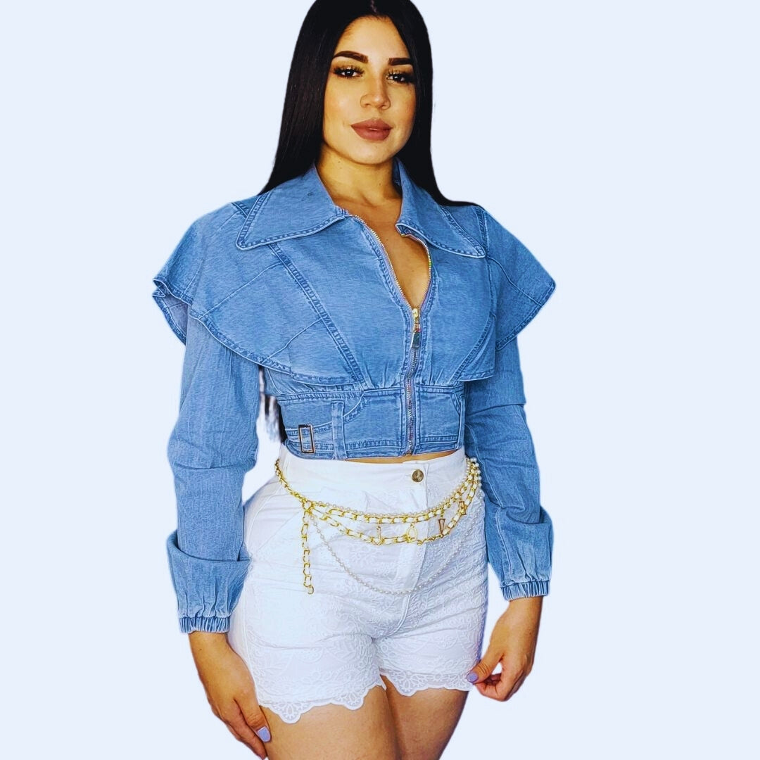 shorts encaje mujer
shorts tiro alto
shorts blancos con correa
ropa femenina boutique
shorts elegantes mujer
outfit chic verano
shorts bordados 2025
tendencias moda 2025
GV Boutique
shorts sofisticados mujer