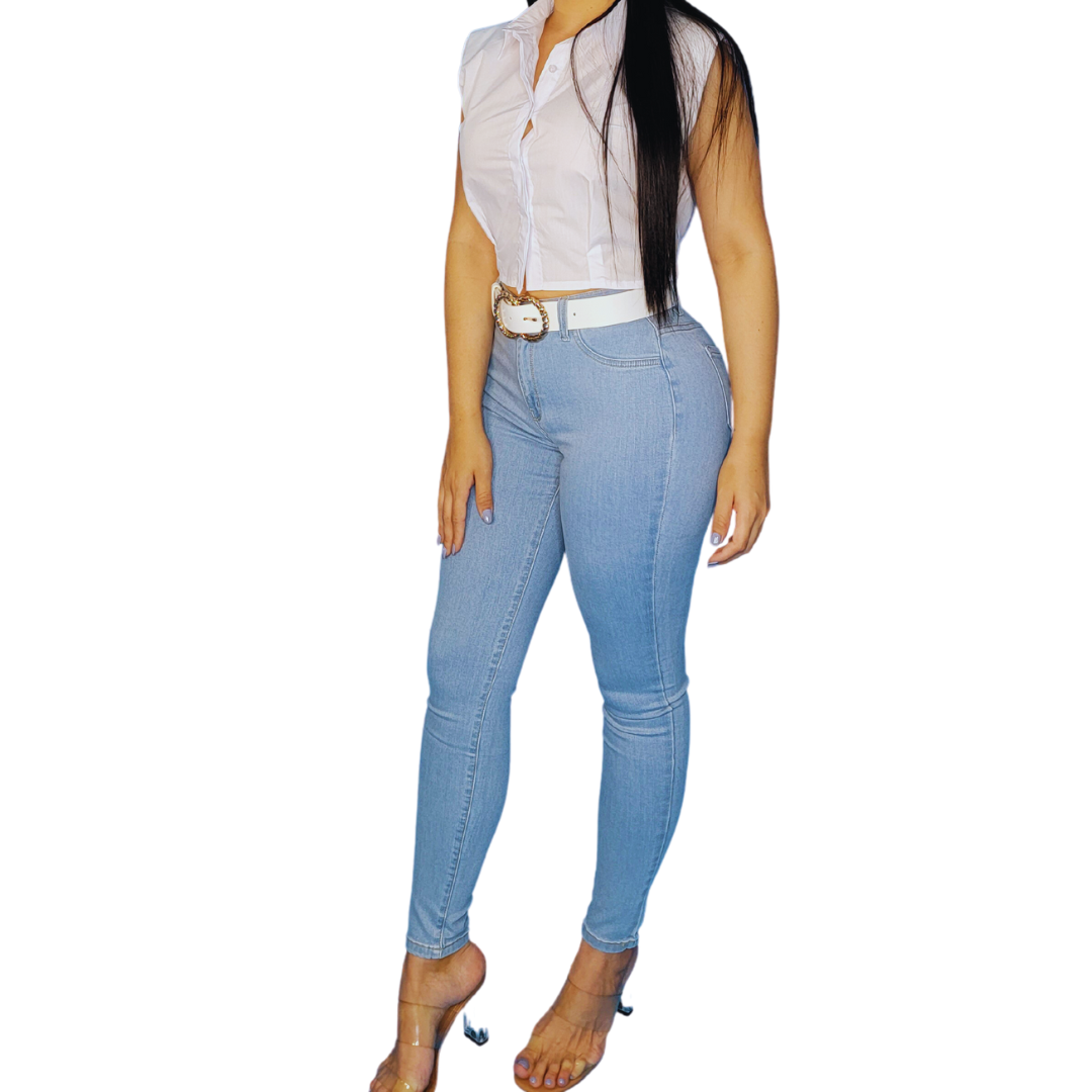 Jeans skinny mujer
Jeans tiro alto
Jeans azul claro
Denim stretch
Jeans básicos mujer
Pantalón skinny
Jeans casual chic
Moda femenina
Outfit versátil
GV Boutique