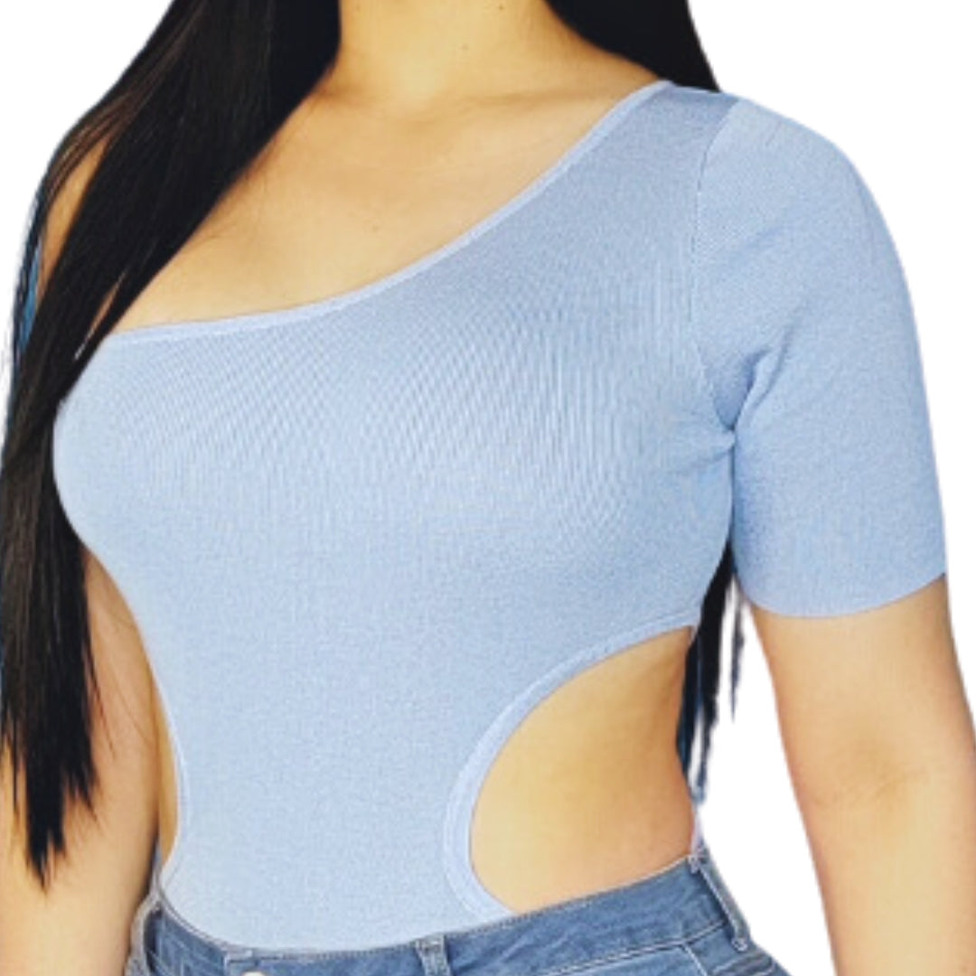 body celeste mujer
body un hombro
body asimétrico 2025
ropa femenina boutique
body con recortes
outfit moderno mujer
tendencias moda 2025
GV Boutique
body elegante mujer
body casual chic