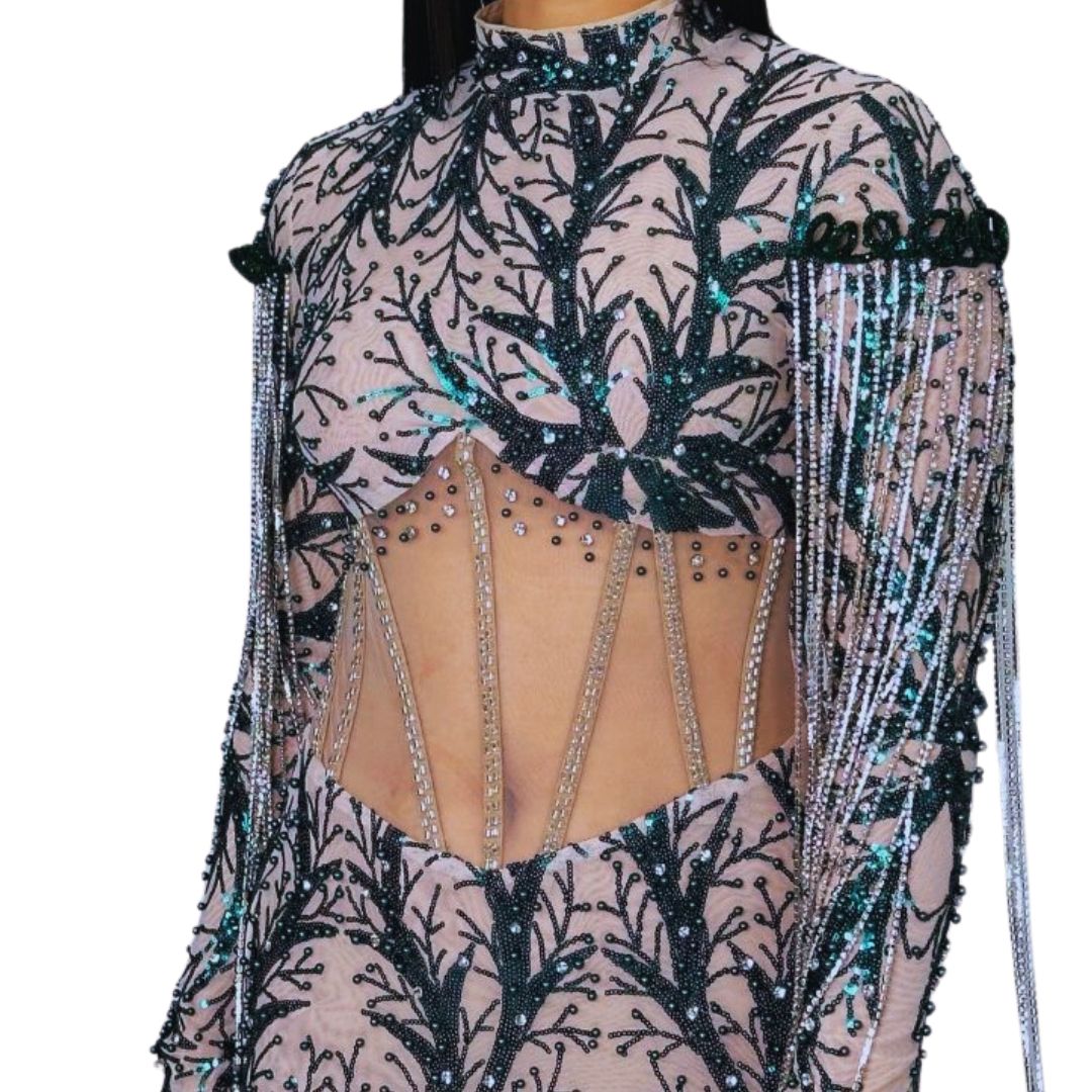 Vestido mini
Vestido con cadenas
Vestido transparente
Moda premium
GV Boutique
Vestido de lujo
Vestido bordado
Tendencia 2025
Look glam
Vestido fiesta elegante