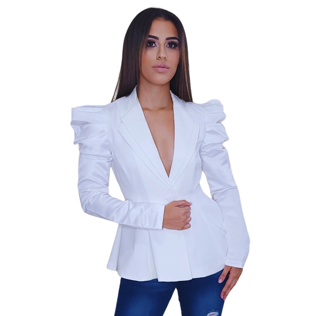 blazer blanco mujer
blazer peplum
blazer mangas con volantes
blazer elegante 2025
ropa femenina boutique
blazer estructurado
outfit sofisticado mujer
tendencias moda 2025
GV Boutique
blazer de moda mujer