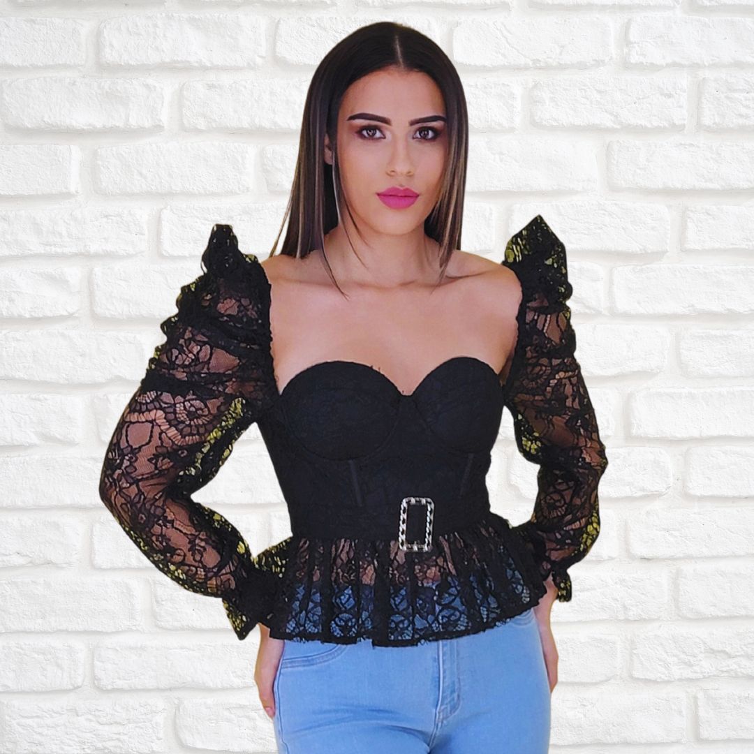 blusa encaje negro
blusa corset mujer
blusa mangas abullonadas
blusa elegante 2025
ropa femenina boutique
blusa con cinturón
outfit sofisticado mujer
tendencias moda 2025
GV Boutique
blusa fiesta mujer