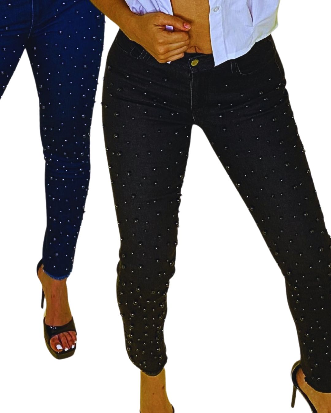 Jeans con perlas
Jeans negros skinny
Denim sofisticado
Moda premium
Look de noche
Ropa elegante casual
GV Boutique
Tendencia 2025
Jeans decorados
Mujeres con estilo