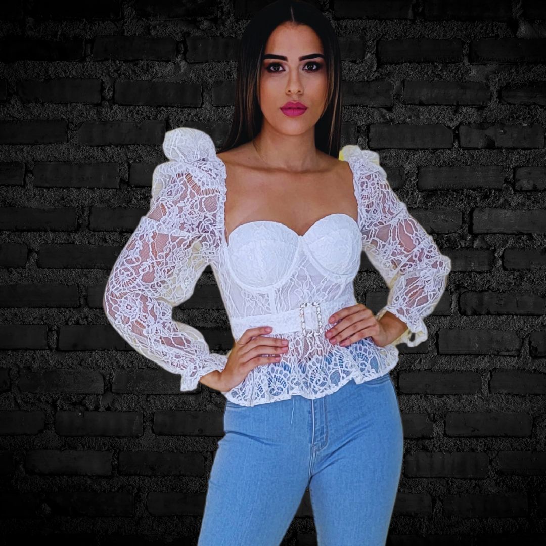blusa encaje blanca
blusa corset mujer
blusa mangas abullonadas
blusa elegante 2025
ropa femenina boutique
blusa con cinturón
outfit romántico mujer
tendencias moda 2025
GV Boutique
blusa fiesta mujer