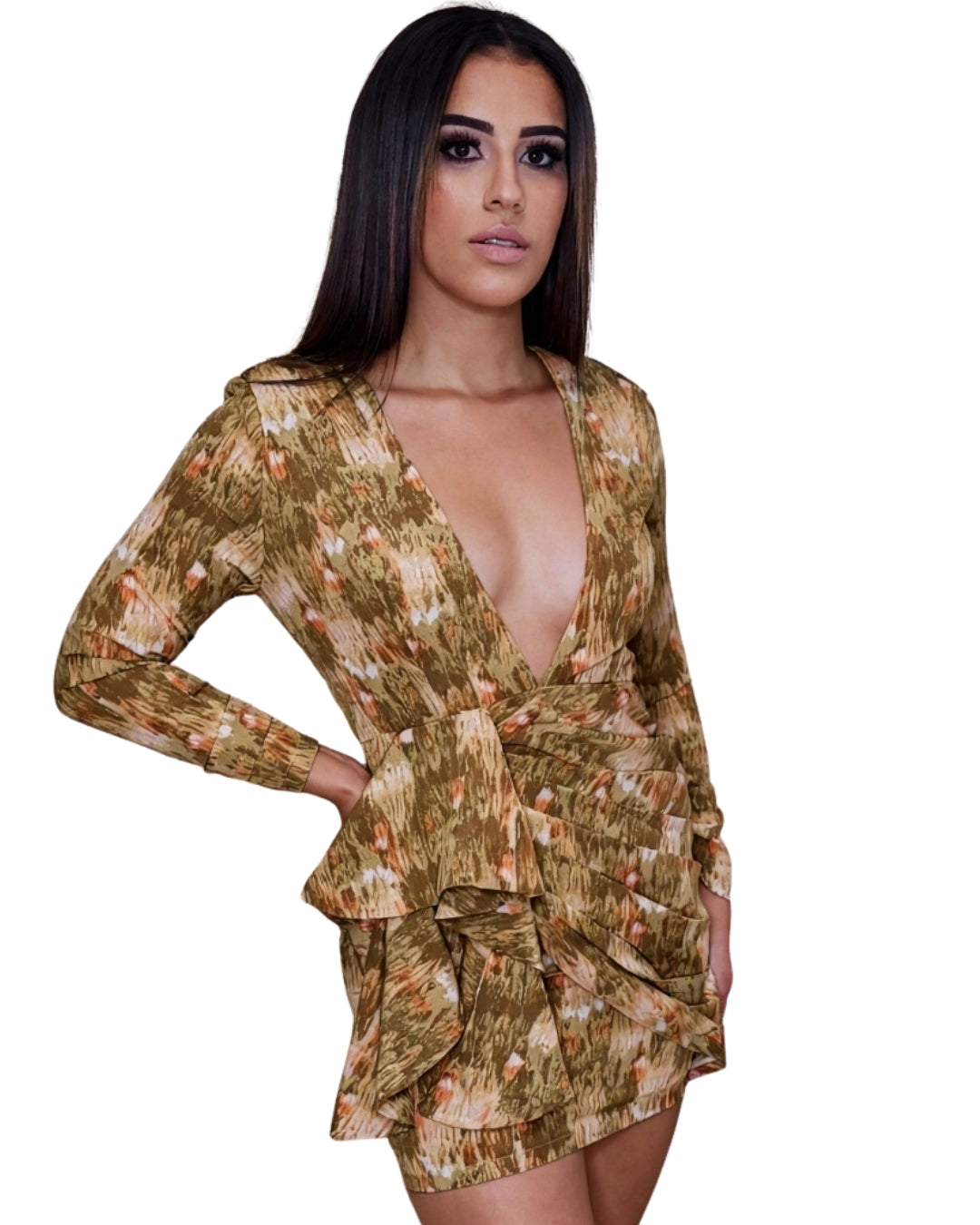 Allure — vestido envolvente con escote profundo y volantes fluidos