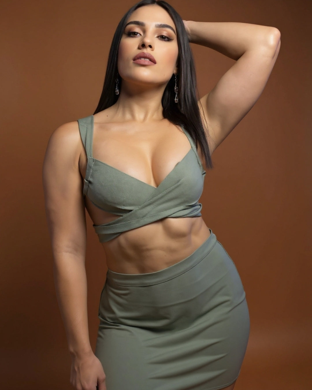 Sienna — set bandage verde sage con crop top cruzado