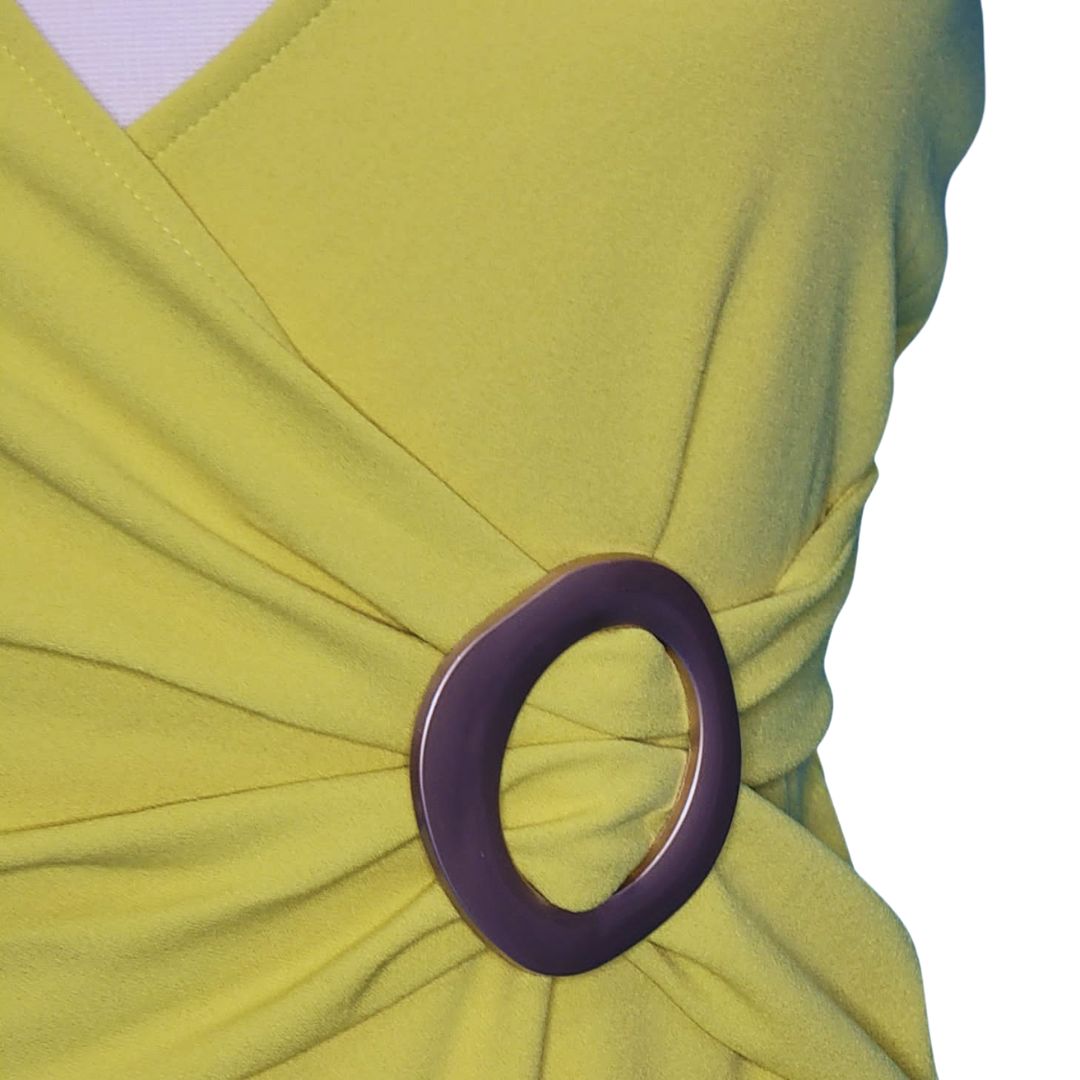 Bodysuit halter
Bodysuit elegante
Bodysuit moderno
Moda premium
Outfit casual chic
Estilo nocturno
Ropa femenina
Prendas versátiles
GV Boutique
Ropa importada mujer