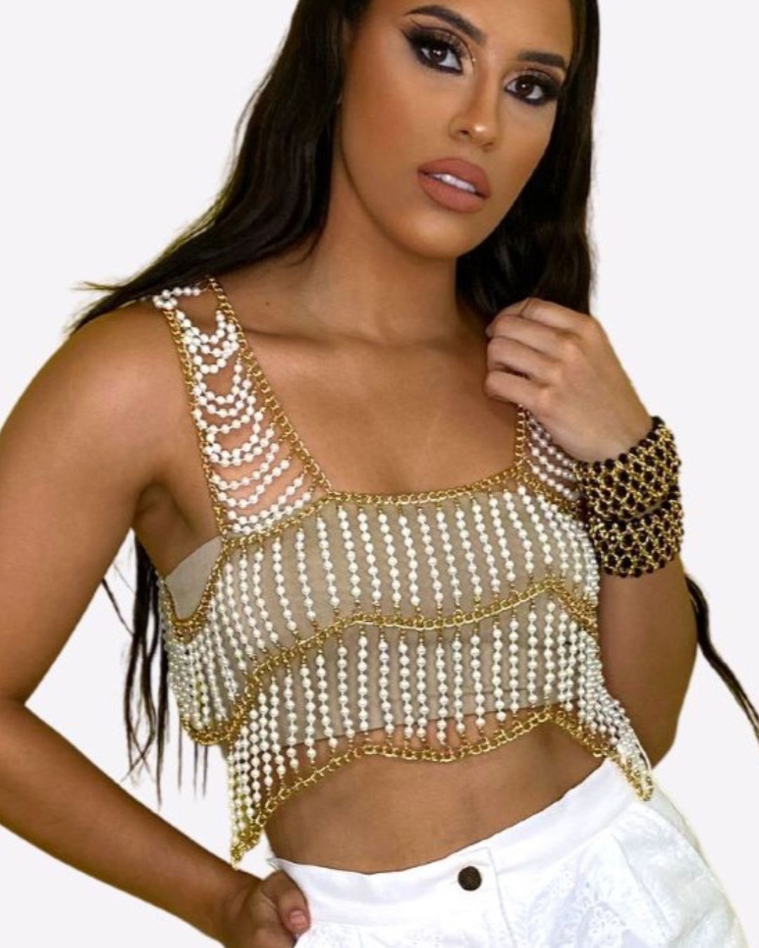 Top Boho de Cadenas Doradas y Perlas Blancas