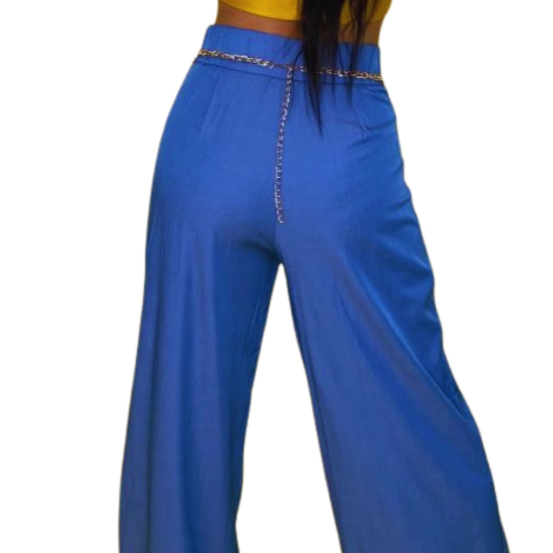 Pantalón palazzo
Pantalón elegante
Tiro alto
Corte amplio
Moda premium
Look ejecutivo
Estilo refinado
Pantalón fluido
Outfit sofisticado
GV Boutique