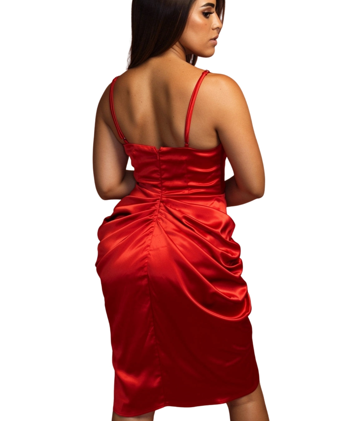 Rouvelle — vestido midi rojo satinado con fruncido y abertura elegante