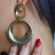 Aretes dorados
Aretes modernos
Aretes elegantes
Aretes statement
Joyería contemporánea
Accesorios dorados
Aretes livianos
Joyería importada
Accesorios de moda
GV Boutique