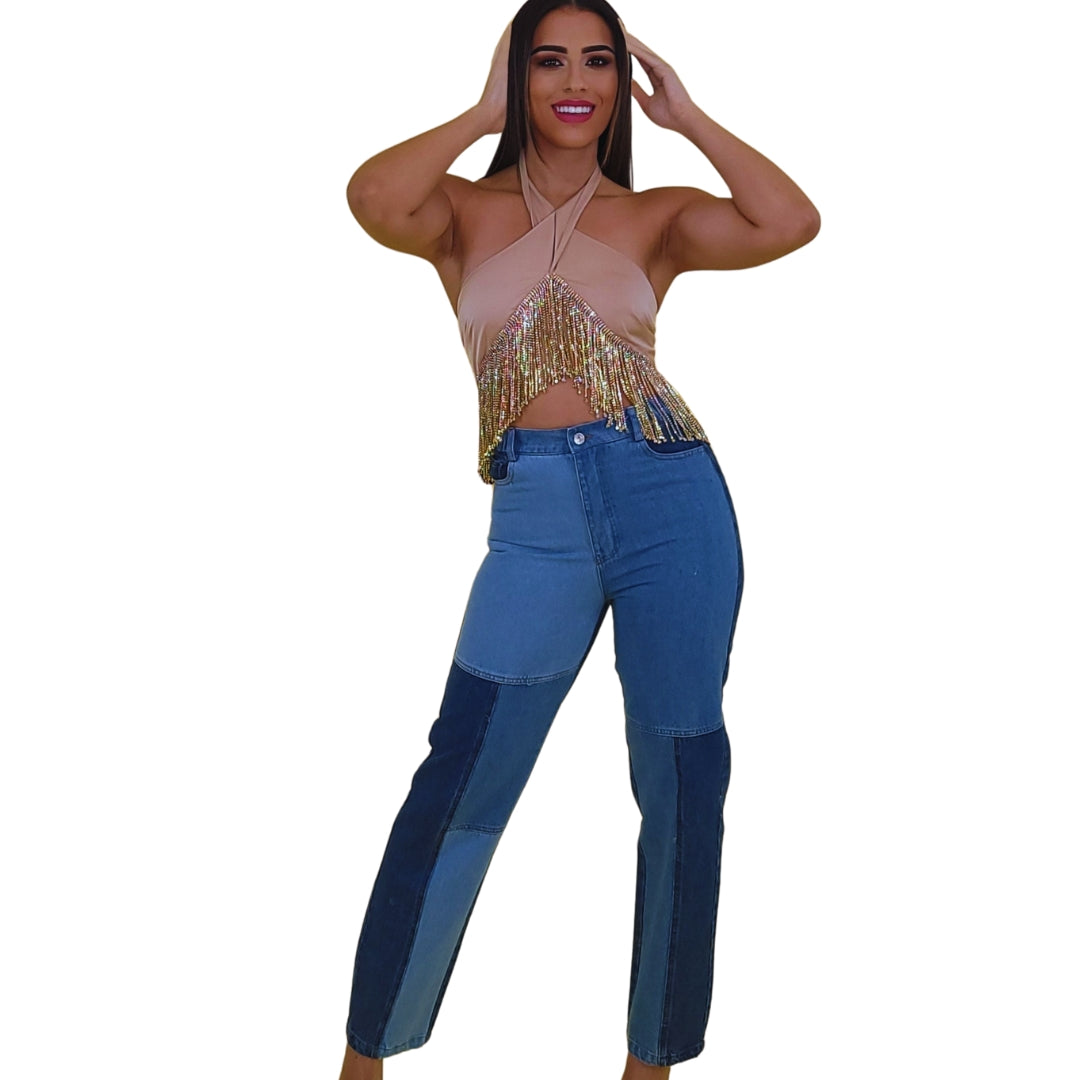 jeans patchwork
jeans bicolor
tiro alto mujer
pierna recta
denim moderno
casual chic
estilo urbano elegante
mezclilla femenina
GV Boutique jeans
outfit versátil