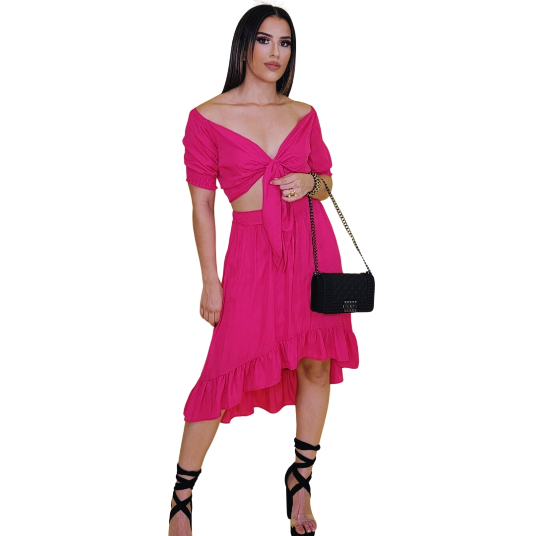 conjunto dos piezas
crop top con lazo
falda midi volantes
outfit bohemio chic
moda casual femenina
conjunto elegante mujer
ropa veraniega mujer
conjunto falda y top
conjunto frescura caribeña
estilo chic moderno