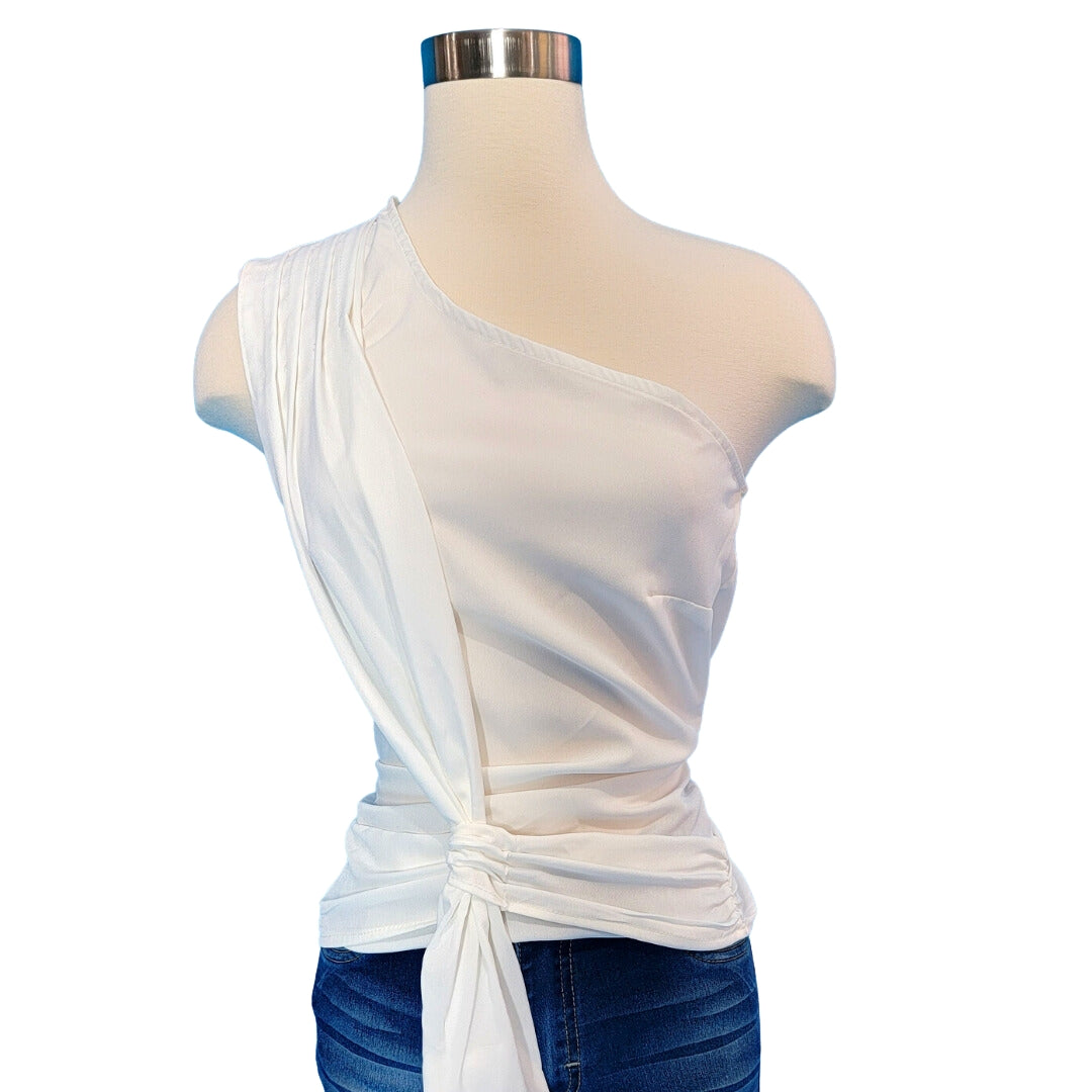 blusa un hombro
top asimétrico
nudo en la cintura
blusa elegante
casual chic
verano caribe
tela suave
ajuste cómodo
look de noche
GV Boutique