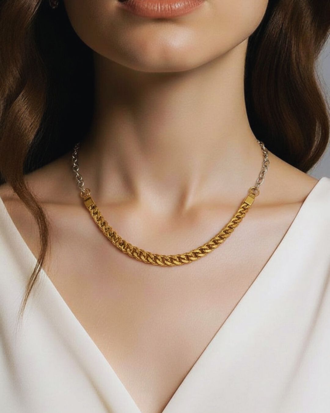 collar bicolor
collar dorado y plateado
collar ajustable
collar moderno mujer
cadena bicolor
accesorios dorados y plateados
joyería moderna
collar elegante mujer
collar versátil
GV Boutique joyería