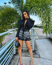 Vestido blazer
Vestido mini
Vestido con rhinestones
GV Boutique
Vestido negro elegante
Vestido de lujo
Vestido fiesta
Tendencia 2025
Look glam
Moda premium mujer