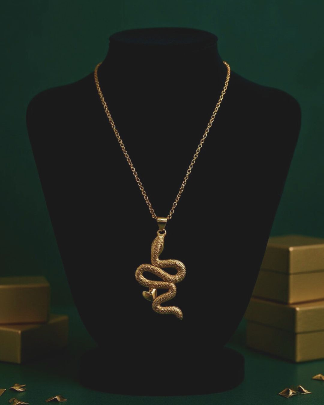 set collar y sortija
set serpiente dorada
joyería gold plated
collar serpiente mujer
sortija serpiente ajustable
set elegante mujer
joyería moderna
accesorios dorados
set minimalista
GV Boutique joyería