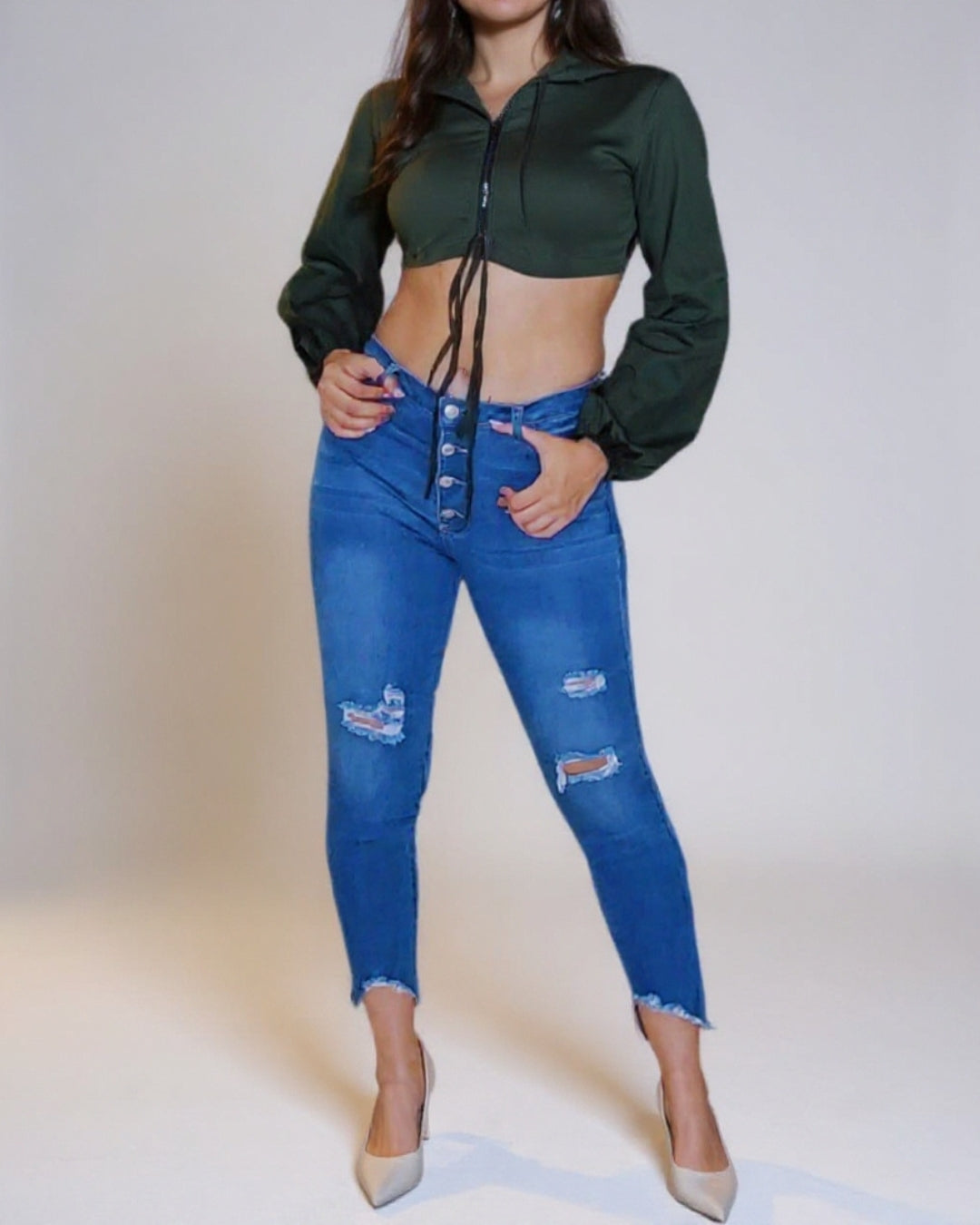 Luma — jean skinny azul claro con botones frontales