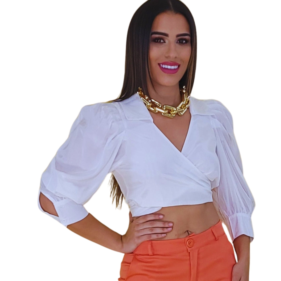 Top satinado mujer
Crop top elegante
Top con mangas abullonadas
Top gris satinado
Top blanco chic
Top versátil
Moda femenina premium
Outfit casual elegante
Top de noche
GV Boutique