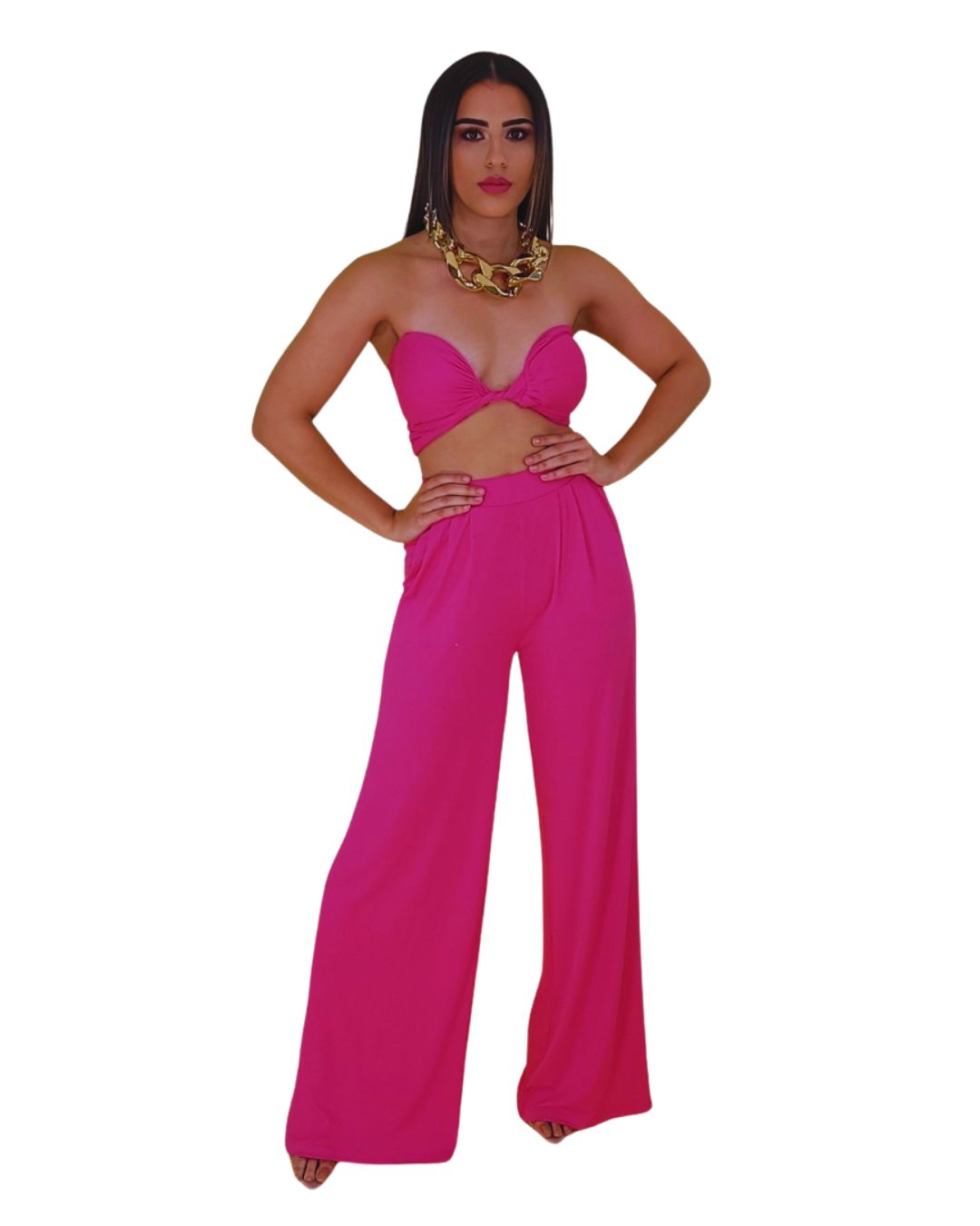 Conjunto palazzo
Crop top halter
Conjunto fucsia mujer
Outfit elegante y cómodo
Pantalón tiro alto
Top ajustable
Ropa para eventos
Look versátil
Estilo femenino
GV Boutique