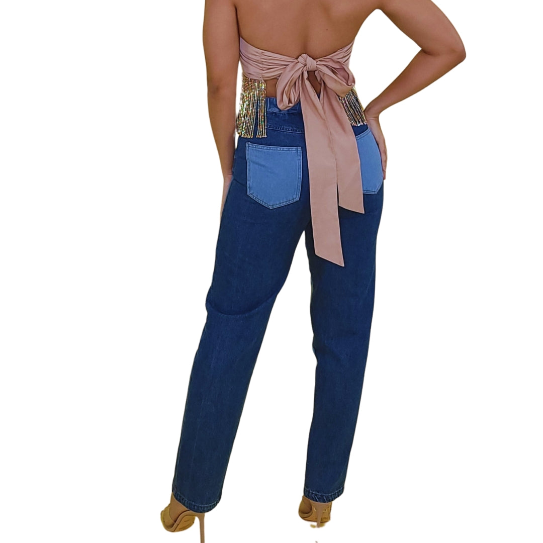 jeans patchwork
jeans bicolor
tiro alto mujer
pierna recta
denim moderno
casual chic
estilo urbano elegante
mezclilla femenina
GV Boutique jeans
outfit versátil