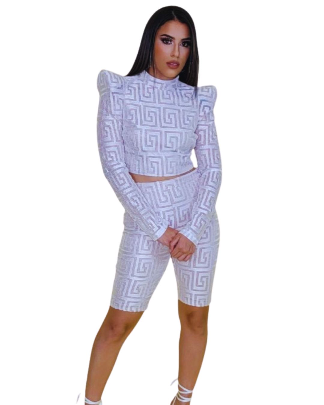 Conjunto de Top con Hombros Estructurados y Biker Shorts Blanco y Negro