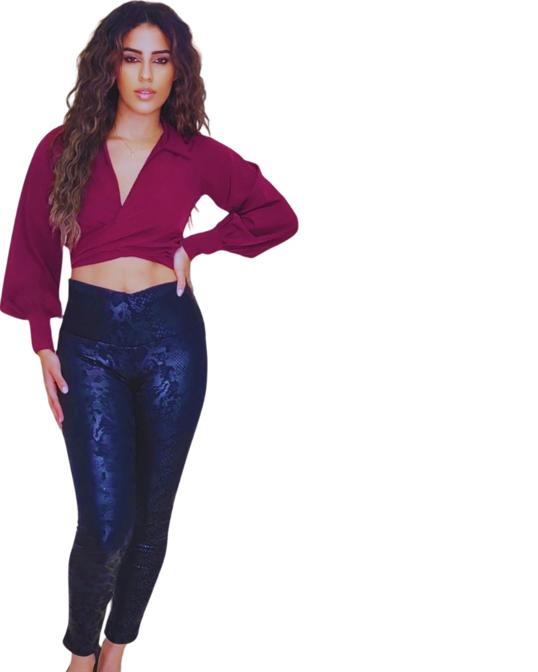 Leggings snake print
Leggings de vinilo mujer
Leggings cintura alta
Moda urbana chic
Leggings ajustados
Leggings modernos
Outfit nocturno sexy
Estilo audaz femenino
Ropa statement mujer
GV Boutique