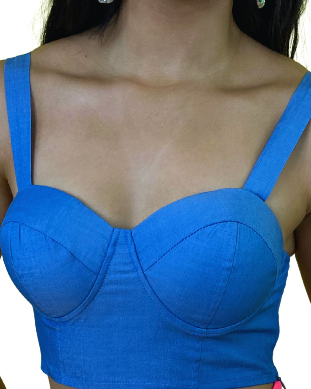 top corset denim
crop top denim mujer
corset moderno mujer
top bustier mezclilla
ropa chic casual
corset con copas
tendencia denim mujer
top ajustado mujer
moda urbana chic
ropa femenina moderna