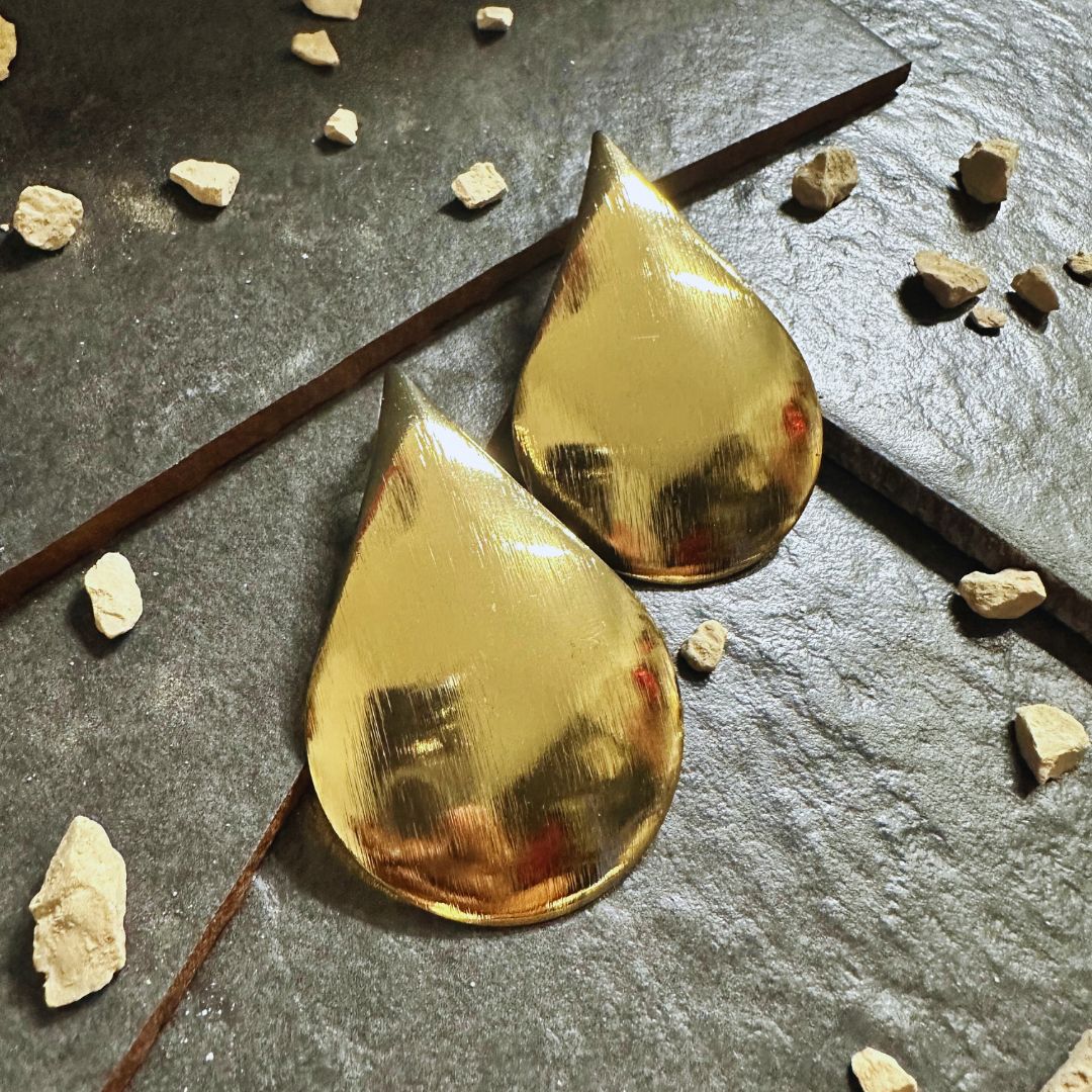 aretes dorados
aretes grandes
joyería elegante
accesorios modernos
aretes statement
aretes importados
accesorios de lujo
aretes GV
joyería contemporánea
GV Boutique