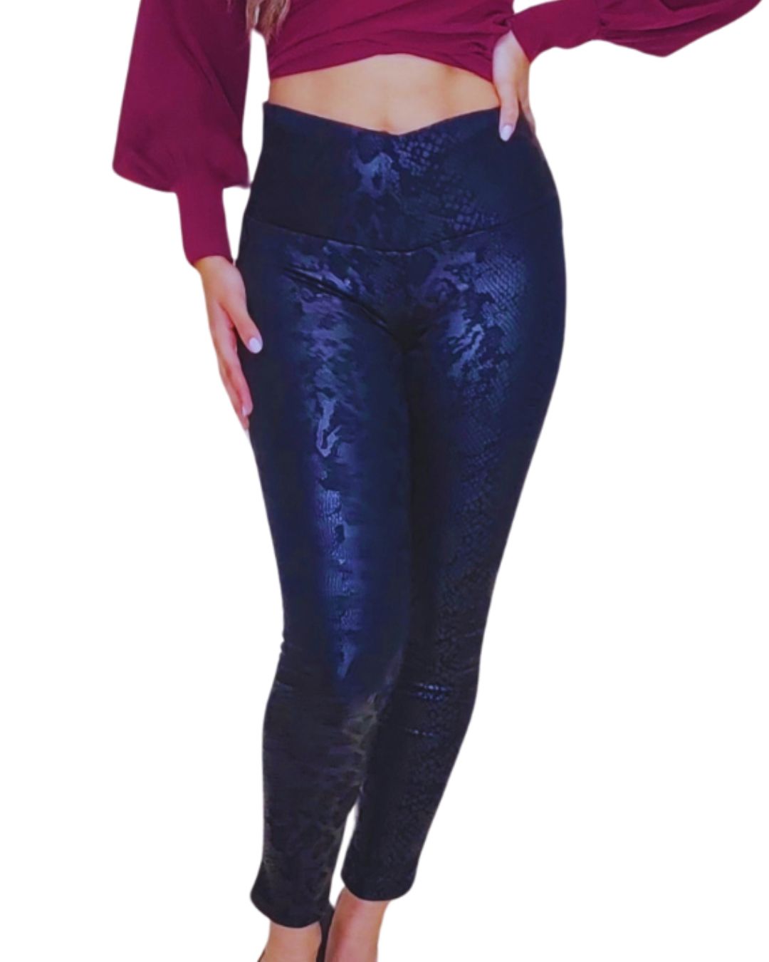 Leggings snake print
Leggings de vinilo mujer
Leggings cintura alta
Moda urbana chic
Leggings ajustados
Leggings modernos
Outfit nocturno sexy
Estilo audaz femenino
Ropa statement mujer
GV Boutique