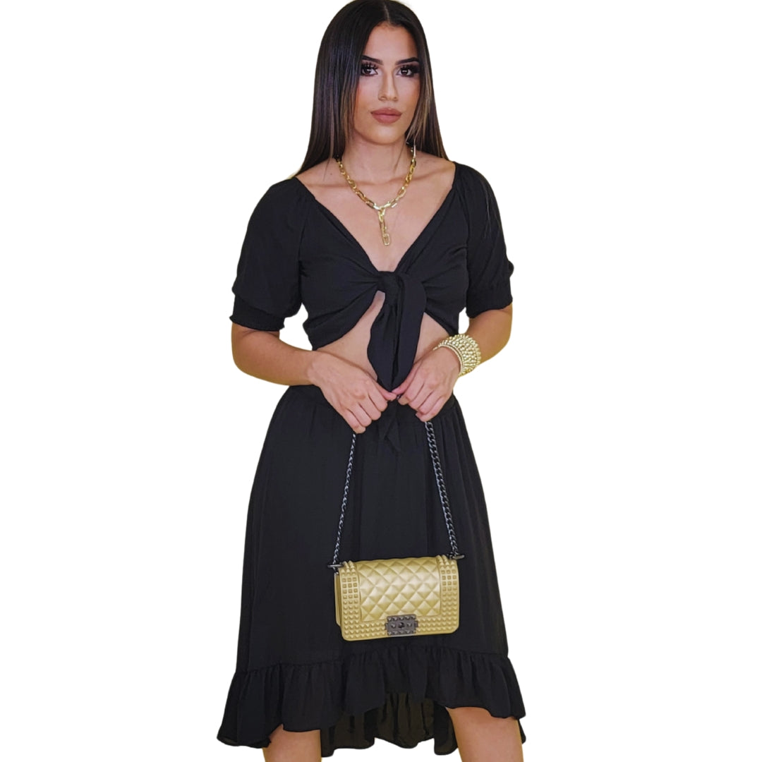 conjunto dos piezas
crop top con lazo
falda midi volantes
outfit bohemio chic
moda casual femenina
conjunto elegante mujer
ropa veraniega mujer
conjunto falda y top
conjunto frescura caribeña
estilo chic moderno