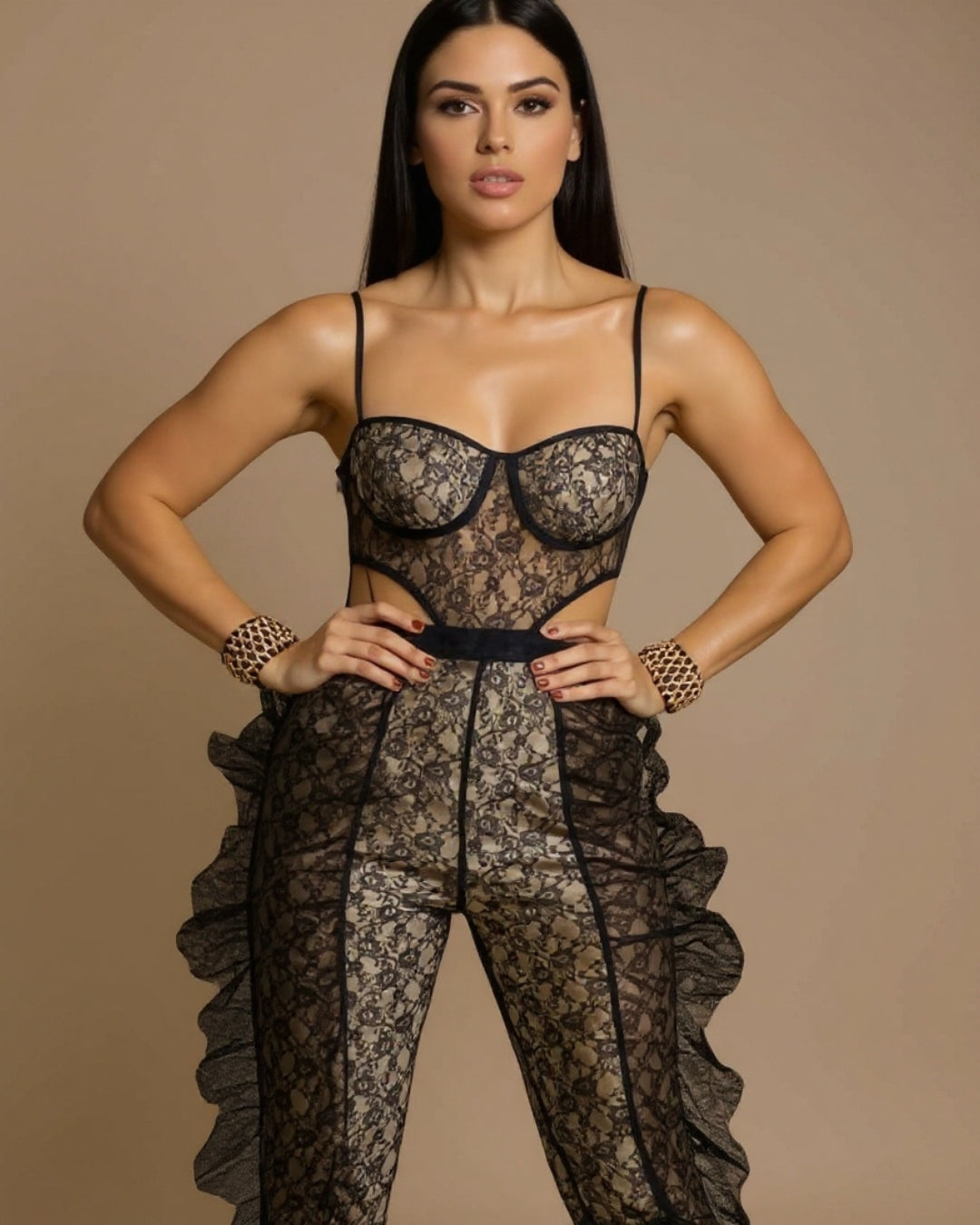 Selene — enterizo de encaje con volantes laterales