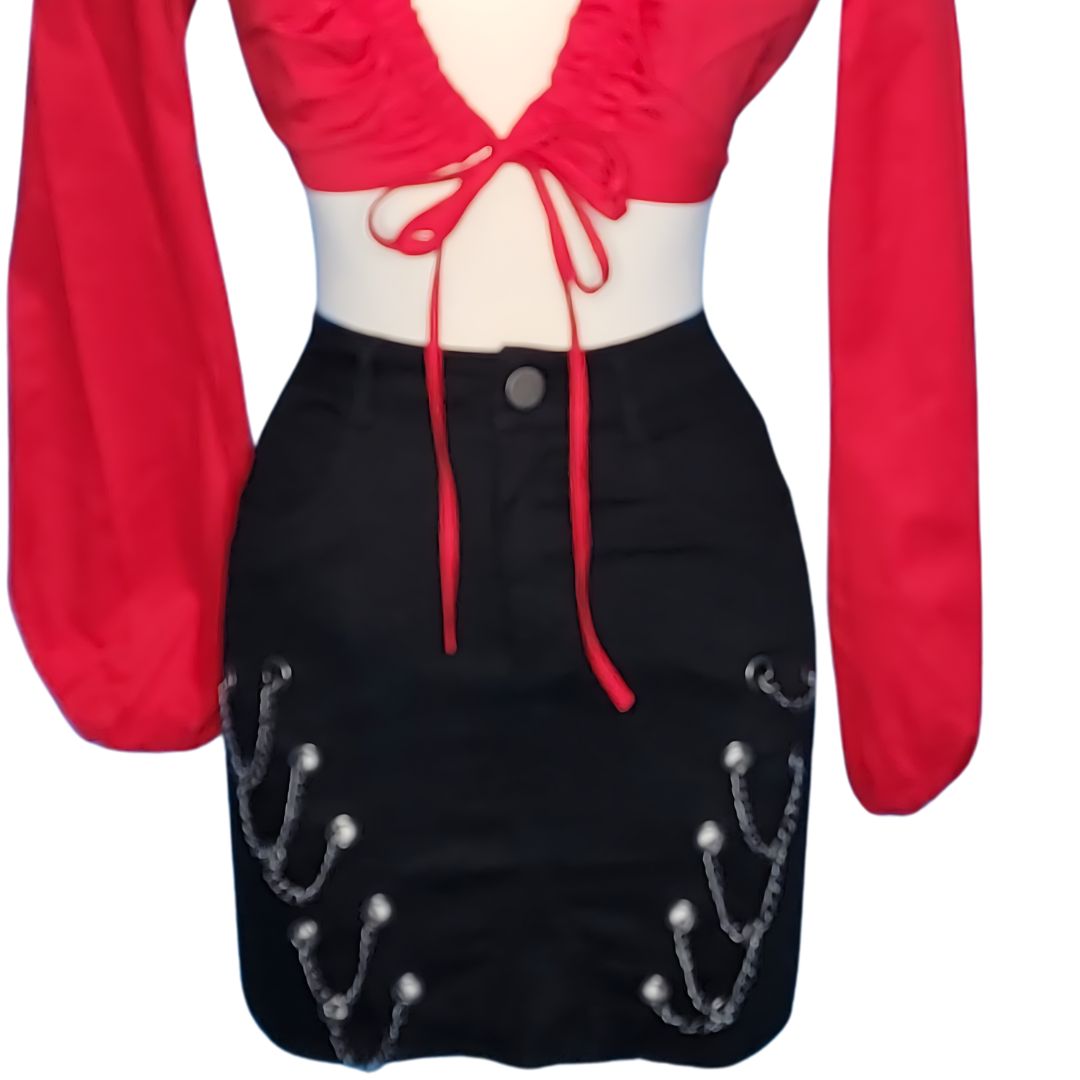 Mini falda mujer
Falda fruncida
Falda con cadenas
Falda de cintura alta
Moda nocturna
Outfit elegante
Falda ajustada
Ropa de fiesta mujer
Falda moderna
Estilo chic