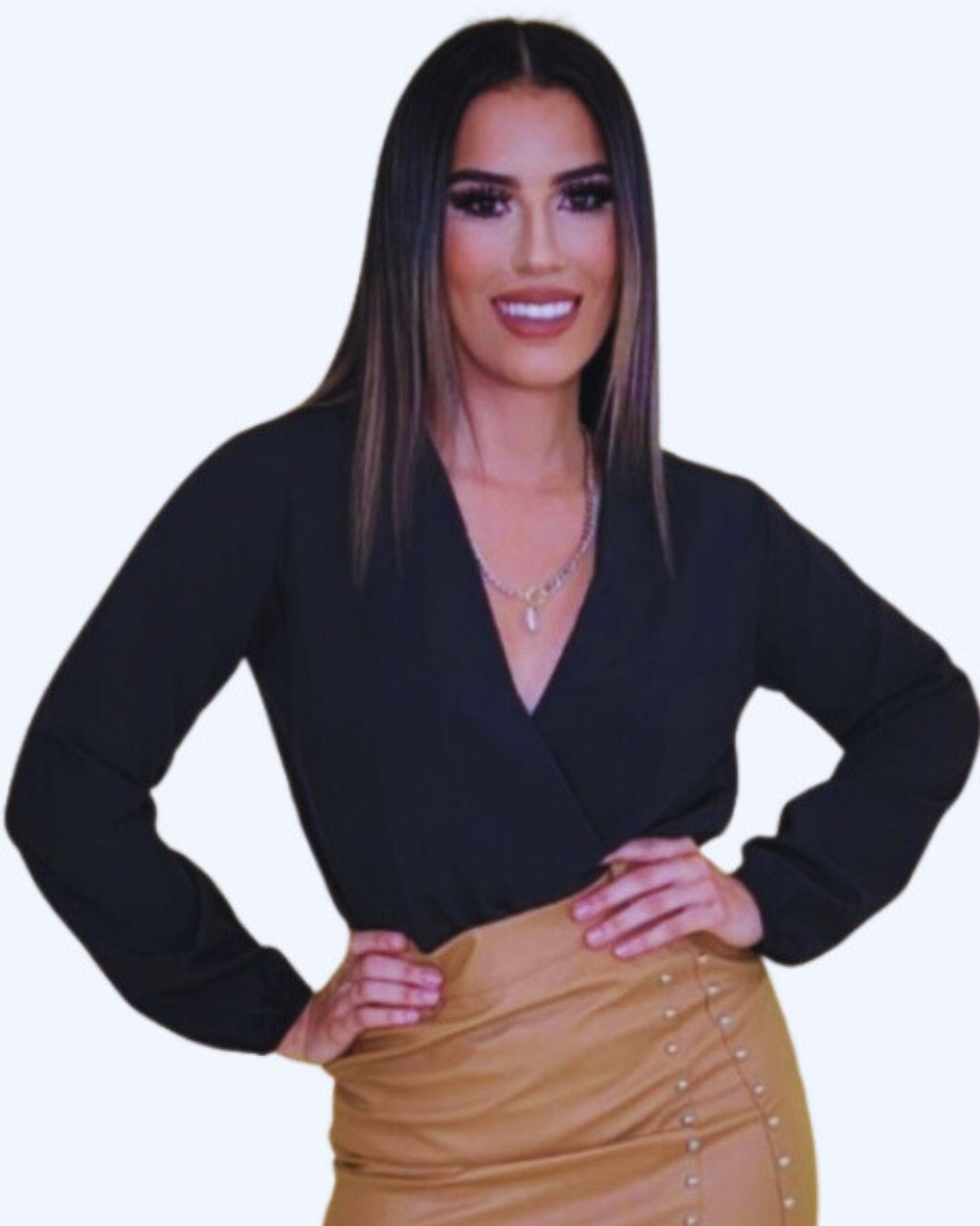 Bodysuit negro
Bodysuit elegante
Blusa cruzada
Bodysuit manga larga
Ropa de oficina chic
Moda premium
Outfit casual elegante
Ropa versátil
GV Boutique
Mujeres con estilo