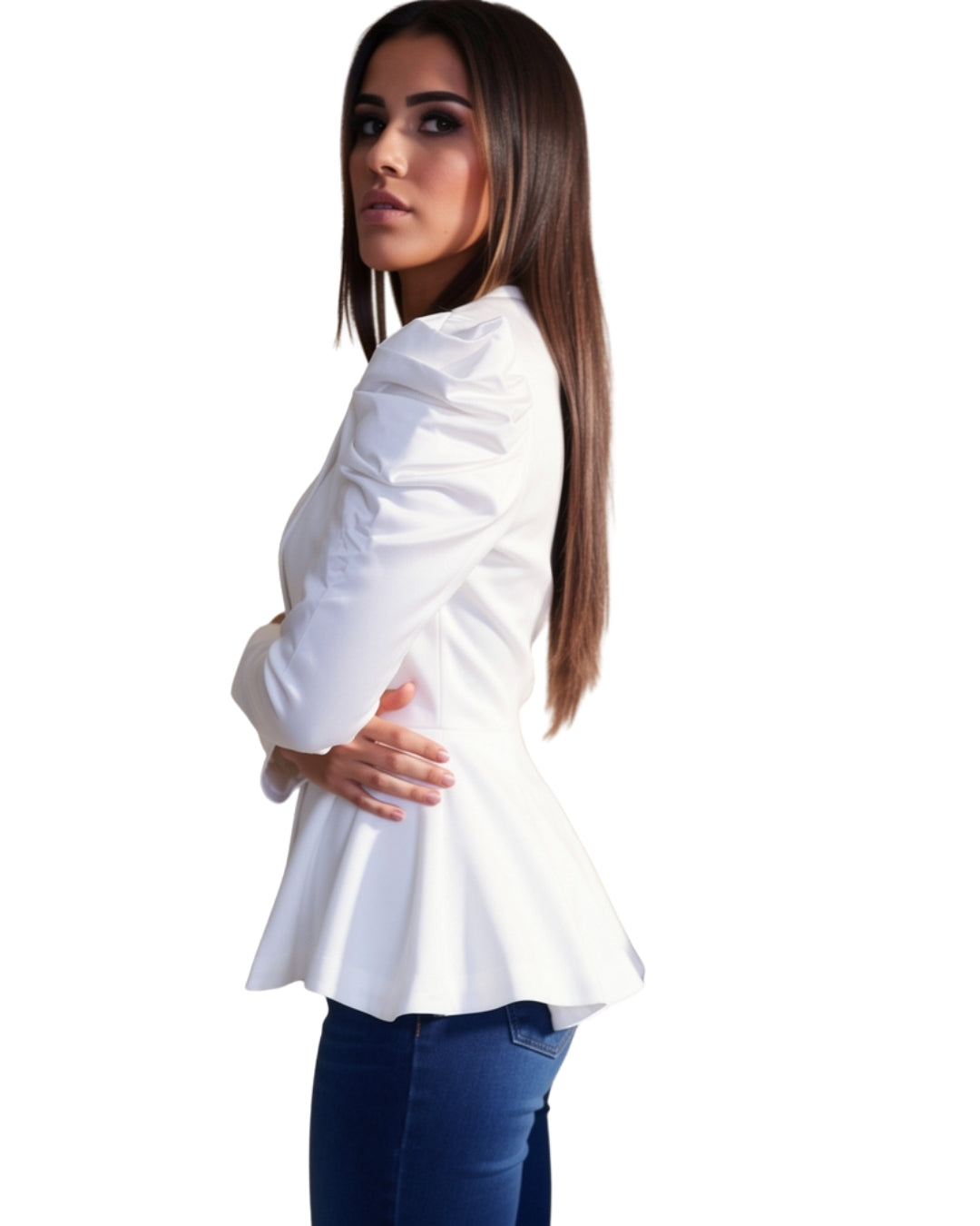 Élisse — blazer blanco estructurado con mangas de volantes y corte peplum