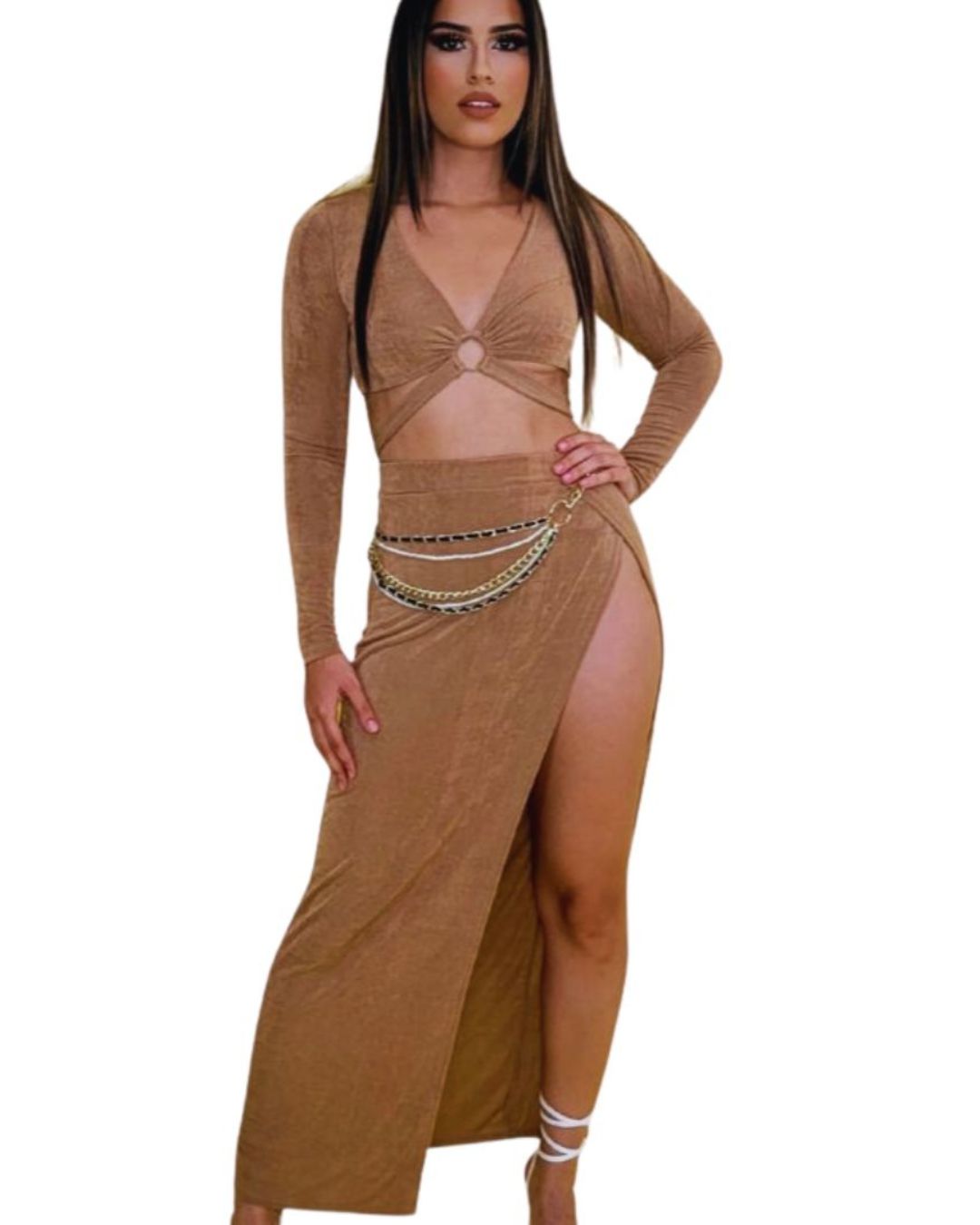 Nayela — set crema con top manga larga y falda con abertura lateral