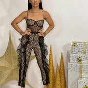 Enterizo de encaje
Jumpsuit elegante
Outfit de noche
Moda sensual
Enterizo con transparencias
Estilo glam
Moda premium
GV Boutique
Tendencia 2025
Mujeres con estilo