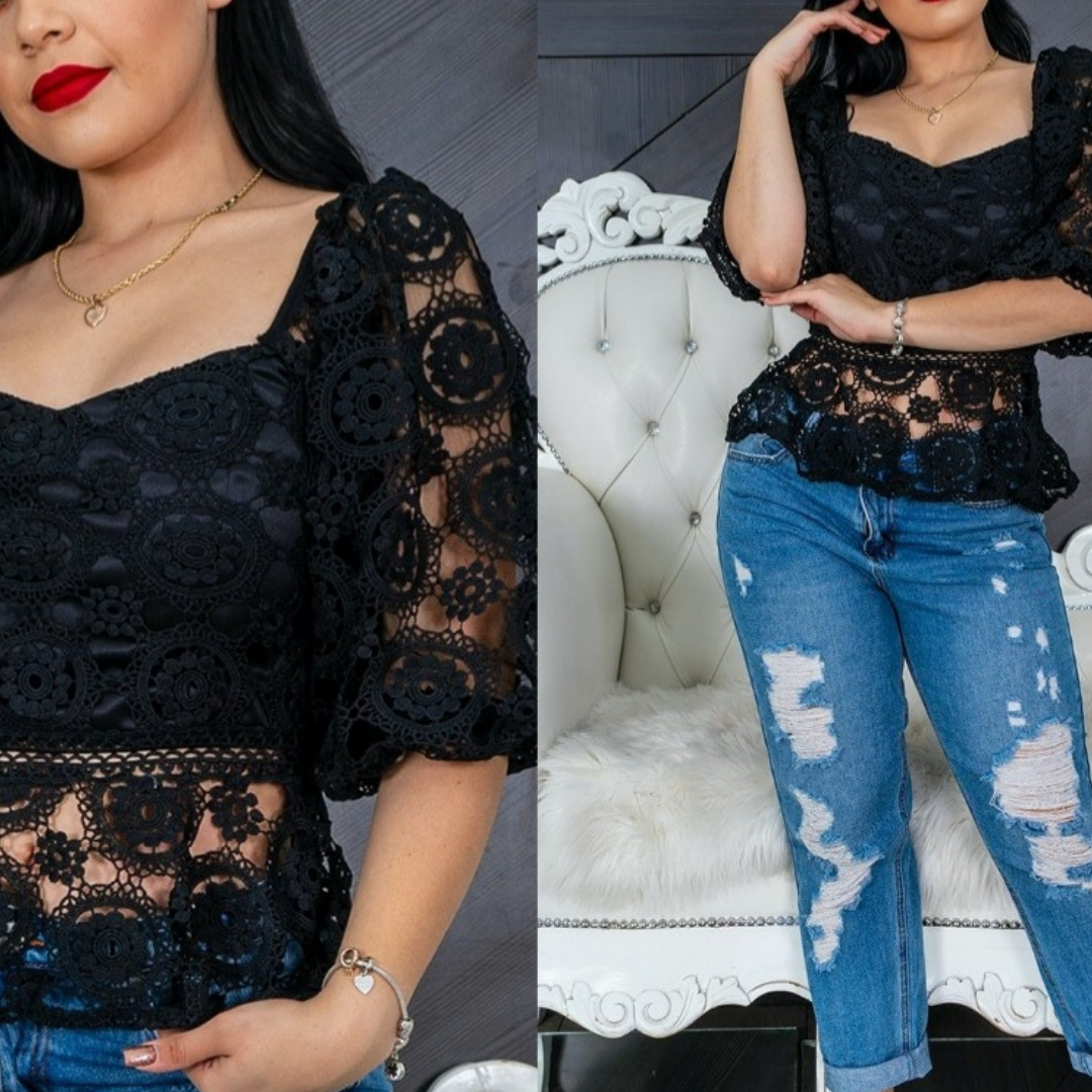 Top de encaje
Blusa romántica
Top crochet
Mangas abullonadas
Blusa elegante
Top casual chic
Moda femenina
Blusa negra
Blusa crema
Estilo versátil